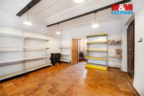 Prodej rodinného domu, 300 m² 14