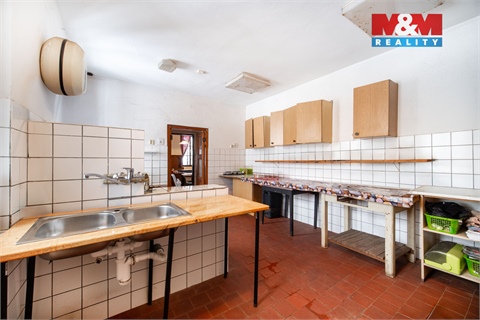 Prodej rodinného domu, 300 m² 8