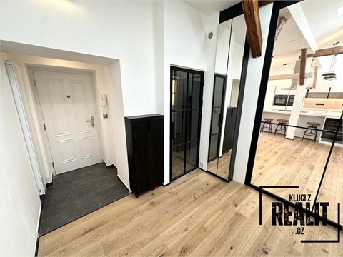 Pronájem bytu 4kk, 134 m² 8