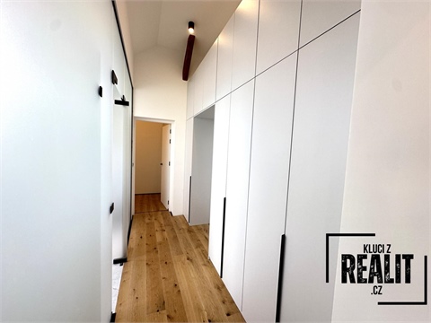 Pronájem bytu 4kk, 134 m² 12