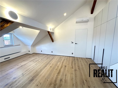 Pronájem bytu 4kk, 134 m² - 10