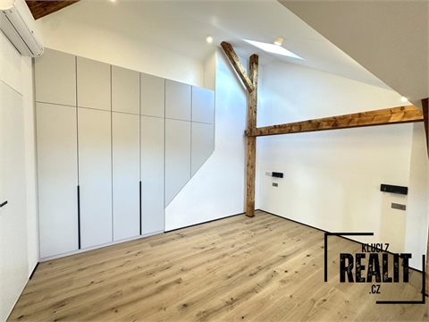 Pronájem bytu 4kk, 134 m² 10