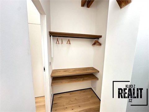 Pronájem bytu 4kk, 134 m² 26