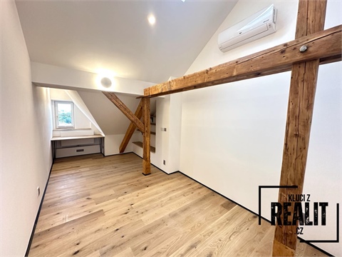 Pronájem bytu 4kk, 134 m² 16