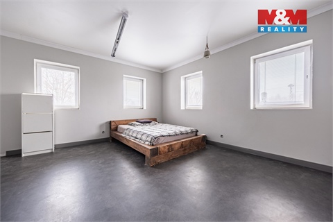 Prodej rodinného domu, 326 m² - 6