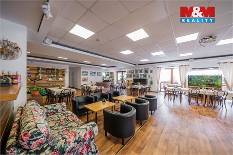 Prodej rodinného domu, 533 m² - 2