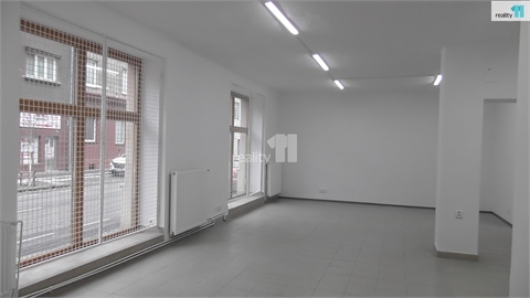 Pronájem obchodních prostor, 110 m² 0