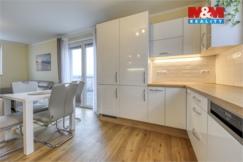 Prodej bytu 4kk, 82 m² 26