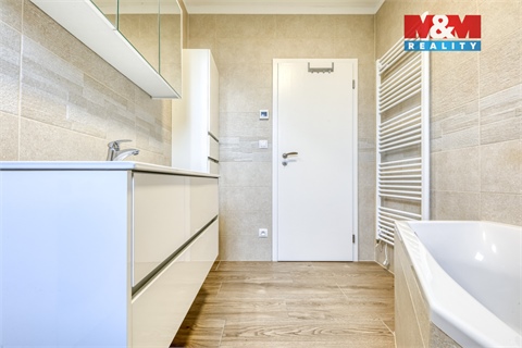 Prodej bytu 4kk, 82 m² 12