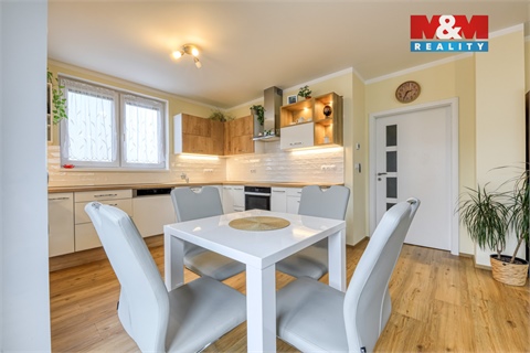 Prodej bytu 4kk, 82 m² 18