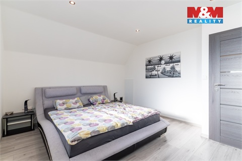 Prodej rodinného domu, 179 m² 10