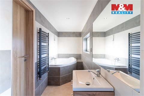 Prodej rodinného domu, 179 m² 16