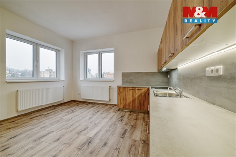 Prodej komerčního objektu, 218 m² 22