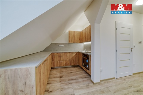 Prodej komerčního objektu, 218 m² 20