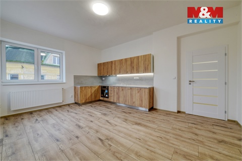 Prodej komerčního objektu, 218 m² 16