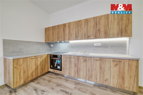 Prodej komerčního objektu, 218 m² 8