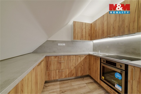 Prodej komerčního objektu, 218 m² 26