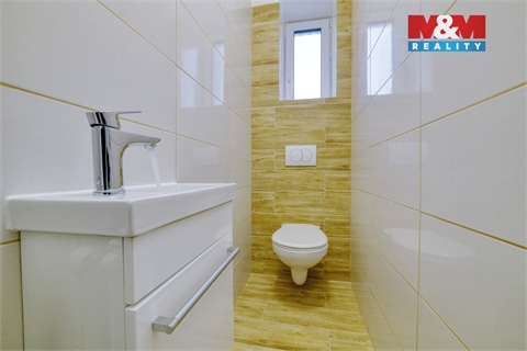 Prodej komerčního objektu, 218 m² - 8