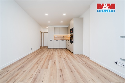 Prodej bytu 4kk, 72 m² - 0