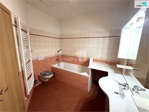 Pronájem bytu 2kk, 82 m² 12