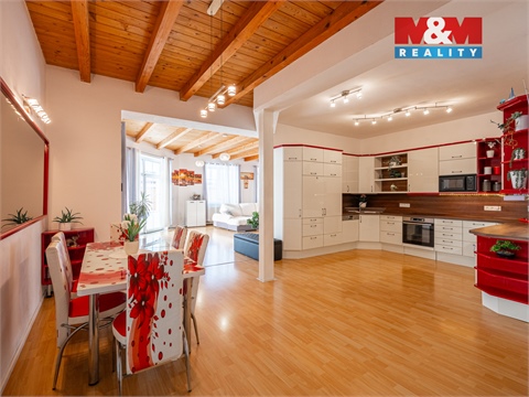 Prodej rodinného domu, 285 m² - 4