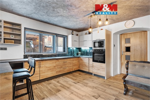 Prodej rodinného domu, 342 m² 0