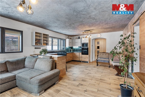 Prodej rodinného domu, 342 m² 2