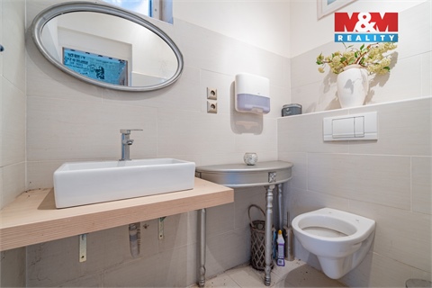 Prodej obchodních prostor, 206 m² 24