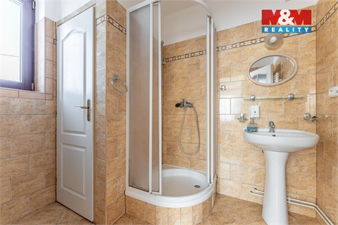 Prodej rodinného domu, 260 m² - 24