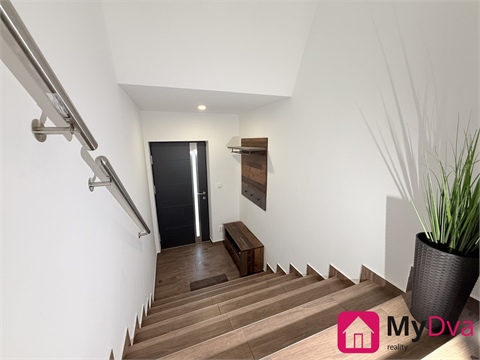 Pronájem bytu 3kk, 105 m² - 12
