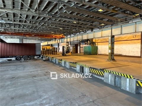 Pronájem skladu / haly, 1 000 m² 0