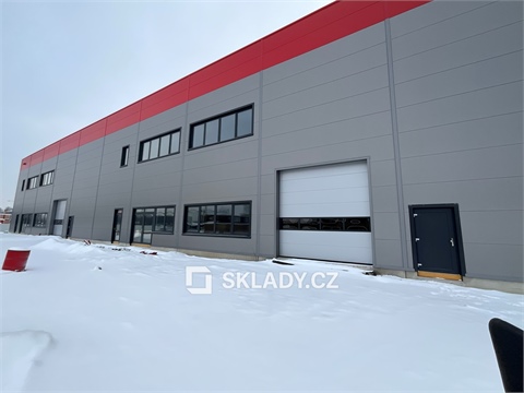 Pronájem skladu / haly, 1 800 m² 2