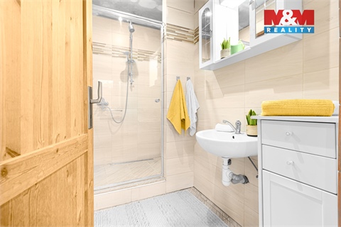 Prodej rodinného domu, 220 m² 6