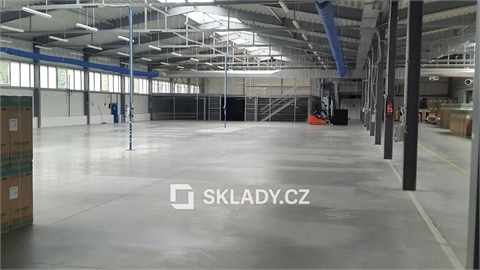 Prodej skladu / haly, 4 357 m² 2
