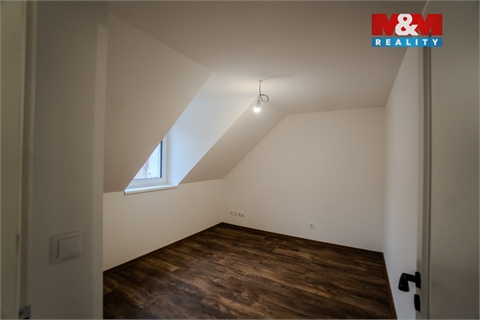 Prodej rodinného domu, 104 m² - 10