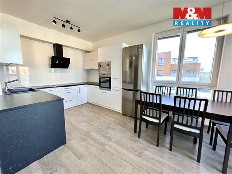 Prodej bytu 4kk, 100 m² 2