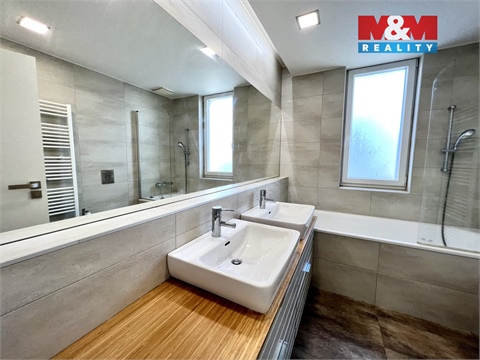 Prodej bytu 4kk, 100 m² 14