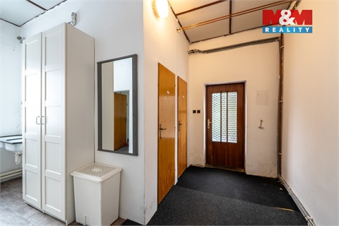 Prodej obchodních prostor, 220 m² 8