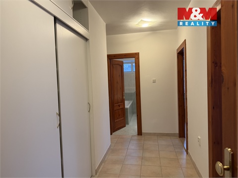 Pronájem rodinného domu, 291 m² 10