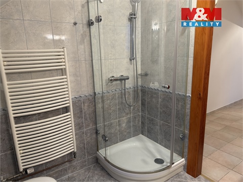 Pronájem rodinného domu, 291 m² 24