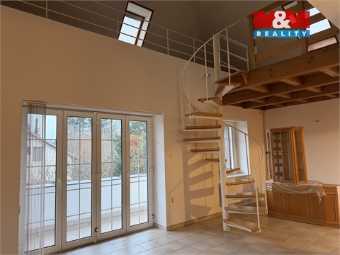 Pronájem rodinného domu, 291 m² 4