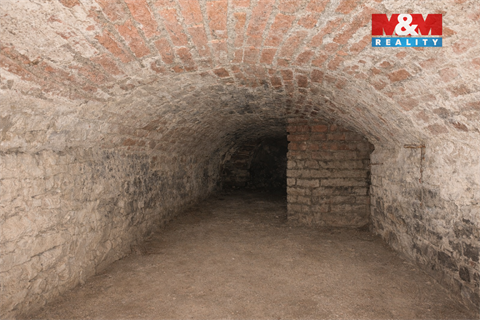 Prodej komerčního objektu, 549 m² 26