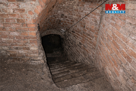 Prodej komerčního objektu, 549 m² 28