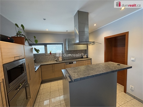 Prodej rodinného domu, 208 m² 4