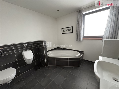 Prodej rodinného domu, 208 m² - 2