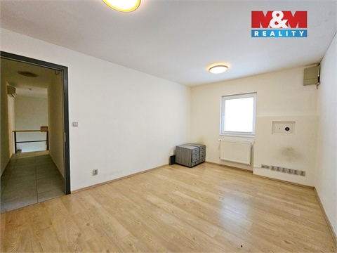 Pronájem obchodních prostor, 95 m² 6