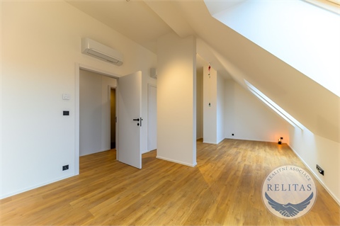 Pronájem bytu 2kk, 70 m² - 2