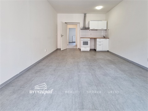 Pronájem bytu 2kk, 42 m² - 2