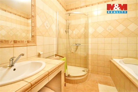 Prodej rodinného domu, 200 m² - 6