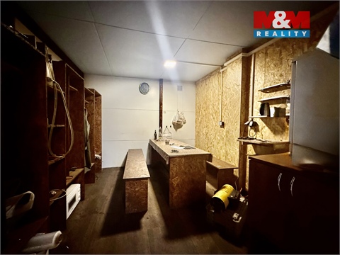 Pronájem skladu / haly, 556 m² - 2